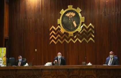 عبدالعاطى يبحث الإجراءات اللازمه لتنفيذ المشروع القومى لتأهيل الترع