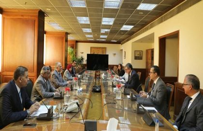 عبد العاطى والعنانى يبحثان تسهيل إجراءات التراخيص الخاصة بالمراكب و المطاعم السياحية