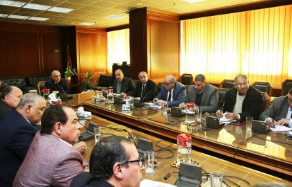 عبد العاطي يجتمع بوكلاء الوزاره في جميع المحافظات