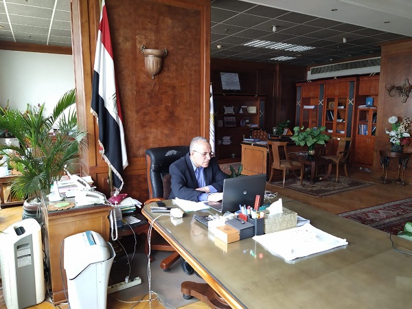 د/ عبد العاطى يجتمع بوكلاء الوزاره في جميع المحافظات