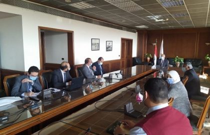 عبد العاطى يستعرض تطبيقات الرى الذكى