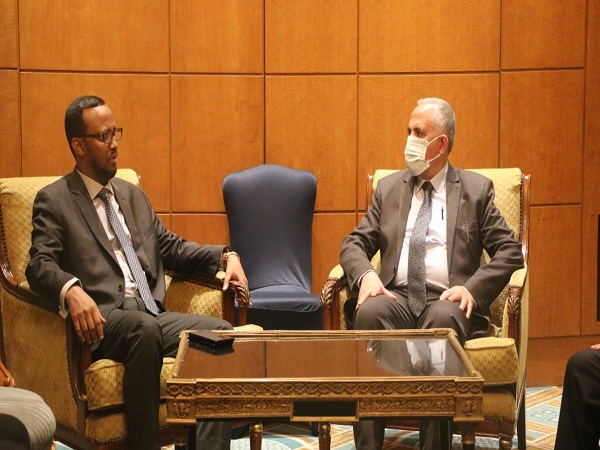 د/ عبد العاطى وزير الزراعة والثروة الحيوانية الصومالي
