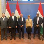 د/ عبد العاطى يلقى محاضرة للدبلوماسيين المجريين عن الموقف المائى في مصر