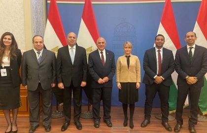 د/ عبد العاطى يلقى محاضرة للدبلوماسيين المجريين عن الموقف المائى في مصر