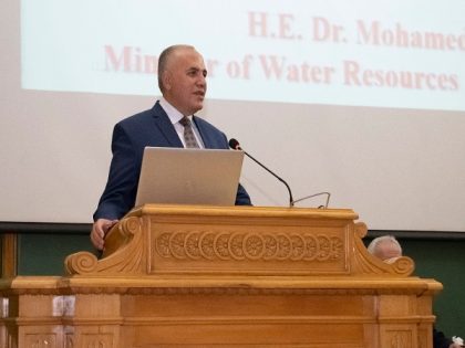 د/عبد العاطى يلتقى أعضاء هيئة التدريس وطلاب كلية الزراعة بجامعة القاهرة