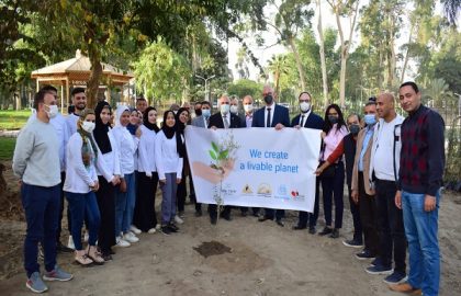 د/ عبد العاطى يشهد زراعة ١٠٠٠ شجرة مثمرة بحدائق القناطر الخيرية