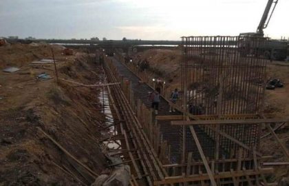 د/ عبد العاطى يتابع موقف مشروعات الصرف المغطى وإنشاء وتطهير المصارف العامة