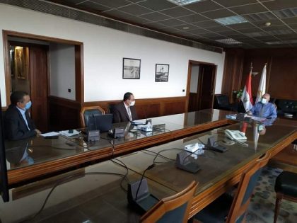 د/ عبد العاطى يستعرض الموقف التنفيذى لمشروع قناطر ديروط الجديدة 