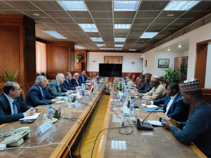 الدكتور سويلم يبحث مع وزير المياه النيجيري سُبل تعزيز التعاون بين البلدين فى مجال المياه