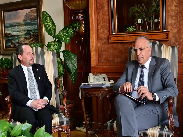 د/ سويلم يلتقى القائم بأعمال السفير الأمريكي بالقاهرة