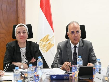 عقد إجتماع اللجنة العليا لتراخيص الشواطئ برئاسة الدكتور هانى سويلم