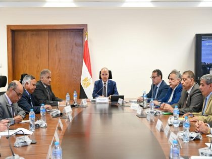 الدكتور سويلم يتابع حالة المنظومة المائية بالمحافظات خلال فترة أقصى الإحتياجات